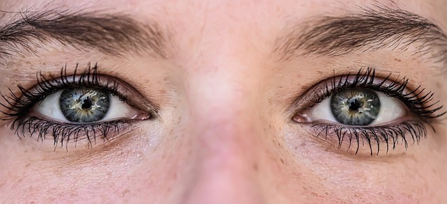 Yeux de femmes